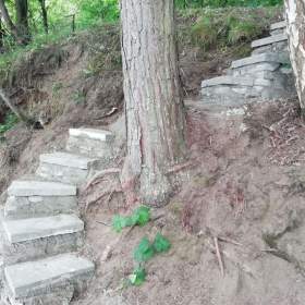 Foto inzerátu Sleva - rozstavěná jachta, molo a pozemky u Slapské přehrady