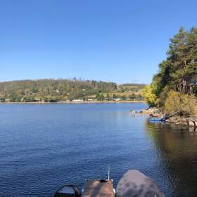 Foto inzerátu Sleva - rozstavěná jachta, molo a pozemky u Slapské přehrady