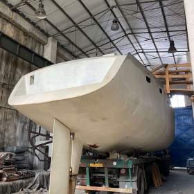 Foto inzerátu Sleva - rozstavěná jachta, molo a pozemky u Slapské přehrady