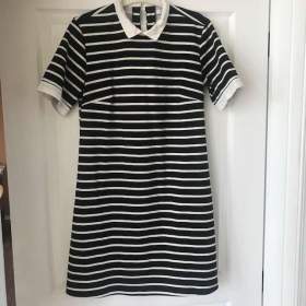 Foto inzerátu Prodám pruhované šaty zn. Reserved, vel.S