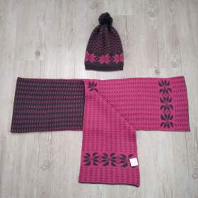 Foto inzerátu Dámská čepice a dlouhá šála NOVÉ 