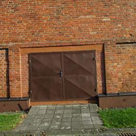Fotka k inzerátu Prodám velmi zachovalé dvoukřídlé garážové vrata z pozink. plechu / 18913815