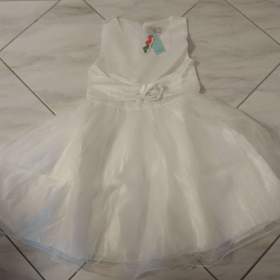 Foto inzerátu Nové dívčí bílé šaty.