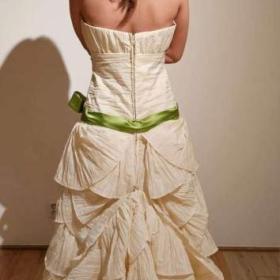 Fotka k inzerátu Prodám krásné svatební šaty č. 38 / 18921791