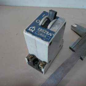 Foto inzerátu Jednofázové jističe