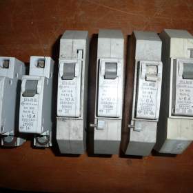 Foto inzerátu Jednofázové jističe