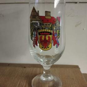 Foto inzerátu Porcelánové tácy zn. Bernadotte. Hrnky. Sklo na víno, whisky, brandy. Jiná keramika a sklo.