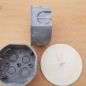 KO 97 elektro krabice odbočná velká s víčkem / 18957377