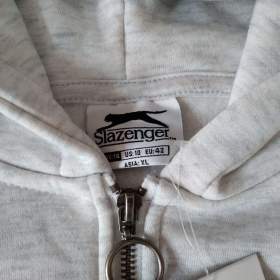 Foto inzerátu Dámská mikina zn.Slazenger vel.42 NOVÁ