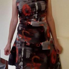 Foto inzerátu Lehké letní šaty na ramínka červeno-šedo-černé, vel. M