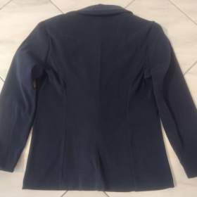 Foto inzerátu Dámský třídílný kostým.