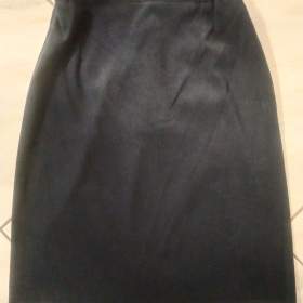 Foto inzerátu Dámský třídílný kostým.