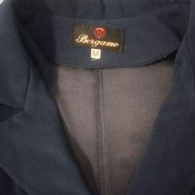 Foto inzerátu Dámský třídílný kostým.