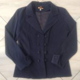 Foto inzerátu Dámský třídílný kostým.