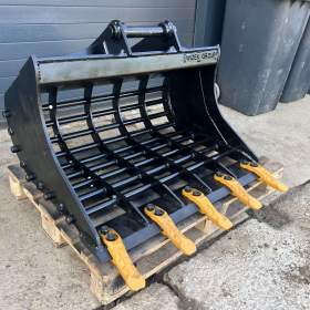 Foto inzerátu Prolamovaná bagrová lžíce 100 cm 3,6-5,5t, vyjímatelné čepy