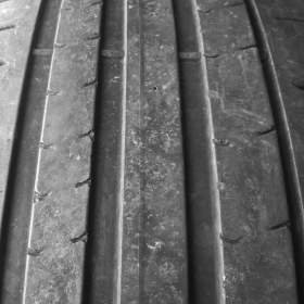 Fotka k inzerátu Sada letních pneu 285/40 R21 Pirelli / 18983582