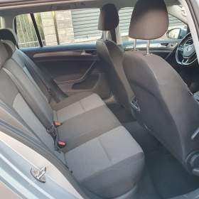 Foto inzerátu VOLKSWAGEN GOLF 1.6 TDI 81KW, SERVISKA, DPH, NAVI, VYHREV. KRÁSNÝ