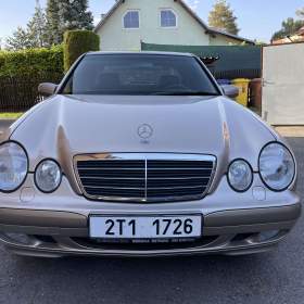 Mercedes Benz E240 17296km / 19009465