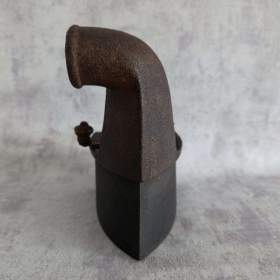 Foto inzerátu Velmi stará komínová žehlička