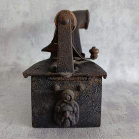 Foto inzerátu Velmi stará komínová žehlička