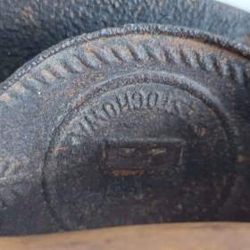 Foto inzerátu Velmi stará komínová žehlička