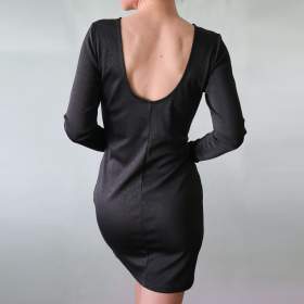 Fotka k inzerátu Nové minimalistické černé šaty s třpytem Divided vel. L / 19011567