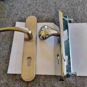 Fotka k inzerátu Dveřní kování Frascio / 19583221