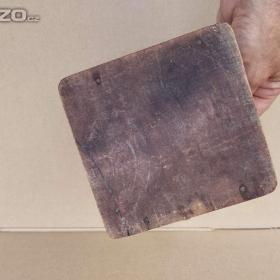 Foto inzerátu Starý hezký zachovalý mlýnek na kávu se štítkem