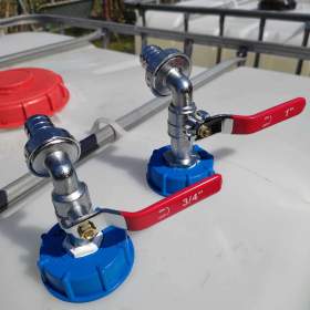 Foto inzerátu IBC kontejner 1000 litrů 1.800,-Kč PROSTĚJOV mobil: 731 855 194