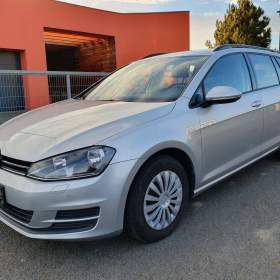 Foto inzerátu VOLKSWAGEN GOLF 1.6 TDI SERVISKA, DPH, NAVI, KRÁSNÝ
