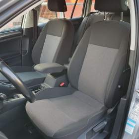 Foto inzerátu VOLKSWAGEN GOLF 1.6 TDI SERVISKA, DPH, NAVI, KRÁSNÝ