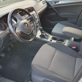 Foto inzerátu VOLKSWAGEN GOLF 1.6 TDI SERVISKA, DPH, NAVI, KRÁSNÝ
