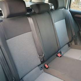 Foto inzerátu VOLKSWAGEN GOLF 1.6 TDI SERVISKA, DPH, NAVI, KRÁSNÝ