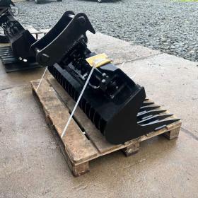 Foto inzerátu Prolamovaná hydraulická svahová lopata 130cm 3,6-5,5t