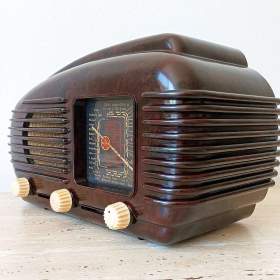 Foto inzerátu Art Deco starožitné rádio Talisman po kompletní renovaci