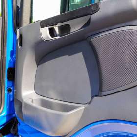 Foto inzerátu SCANIA P250 - VALNÍK S PLACHTOU + HYDRAULICKÉ ČELO EURO 6