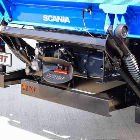 Foto inzerátu SCANIA P250 - VALNÍK S PLACHTOU + HYDRAULICKÉ ČELO EURO 6