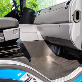 Foto inzerátu SCANIA P250 - VALNÍK S PLACHTOU + HYDRAULICKÉ ČELO EURO 6