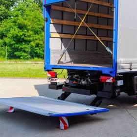 Foto inzerátu SCANIA P250 - VALNÍK S PLACHTOU + HYDRAULICKÉ ČELO EURO 6