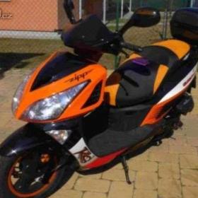 Fotka k inzerátu Skutr Quantum 50 2T / 18231699