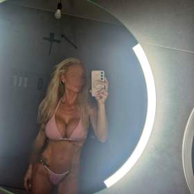 Masáže Luxury - Vzájemná, Soft BDSM s novou masérkou Vivien a Veve. Dnes do 21: 30..  / 19067557