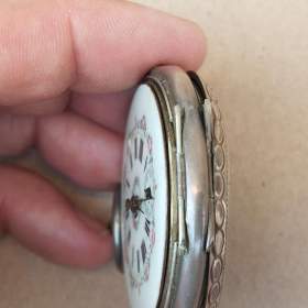 Foto inzerátu Stříbrné zdobené kapesní hodinky. RYTÝ STROJEK!