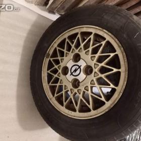 Fotka k inzerátu Prodám sadu ALU + Letní pneu 175/70 R13+ALU DISKY / 17952036