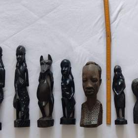 Prodám sadu 12- ti dřevěných sošek s africkou tématikou / 19072011