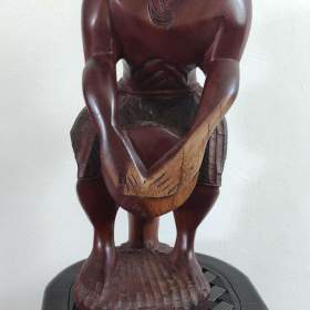 Prodám dřevěnou sošku afrického bubeníka / 19072023