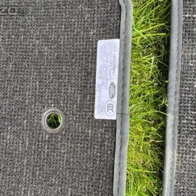 Prodám koberečky do auta LAND ROWER HY 32 130A22BB8PVJ, velurové. / 19072116