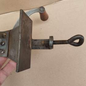 Foto inzerátu Velmi starý málo běžný mlýnek - do sbírky