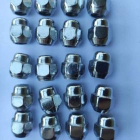 Fotka k inzerátu matice alu kola Nissan Juke / 19467537