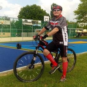 Foto inzerátu Svob., aktivní, bez záv., 59/178, nekuř., norm. post., se smyslem pro humor.