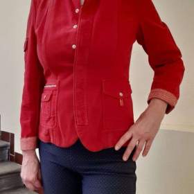 Foto inzerátu Dámské červené sako zn. OILILY - vel. 38/40 